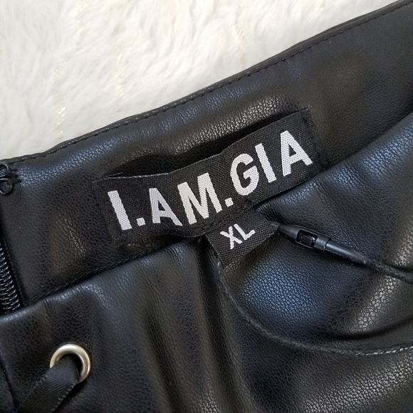 I.AM.GIA RAMONA SHORTS - Picture 8 of 9